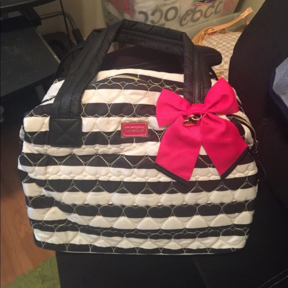 🎀Betsey Johnson bag L🎀